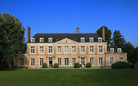 Chateau De La Giraudiere